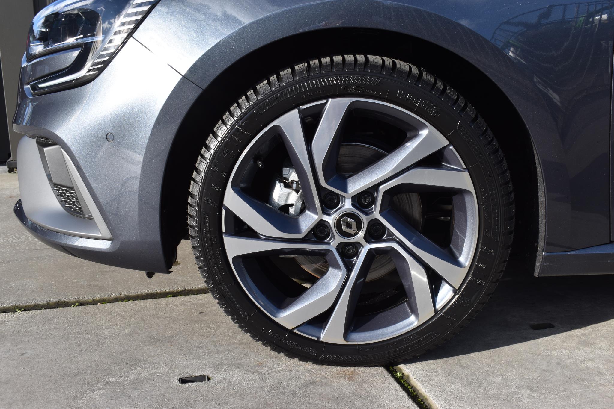 Megane E-Tech Plug in Hybrid