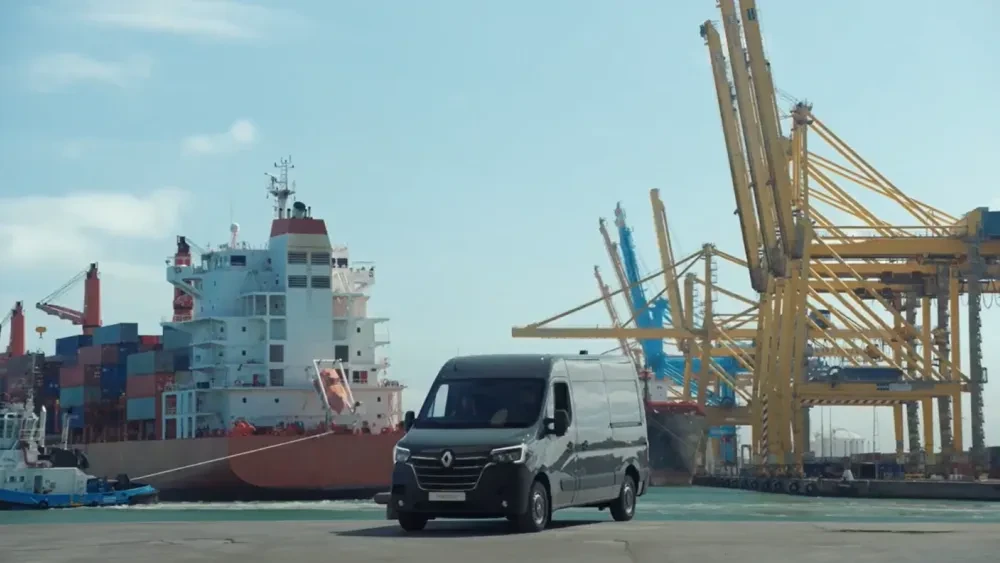 Renault Master still