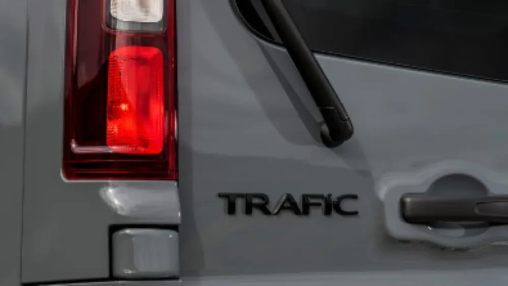 Renault Trafic Black Edition logo